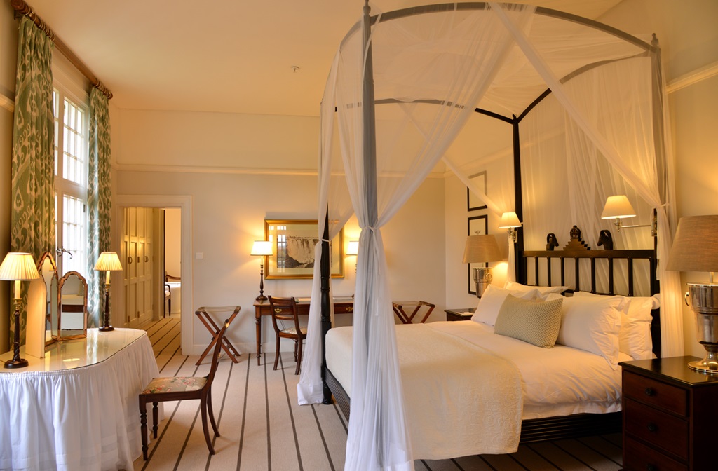 Accommodation The Victoria Falls Hotel   Accommodation ExecutiveSuite 2  Zoom 